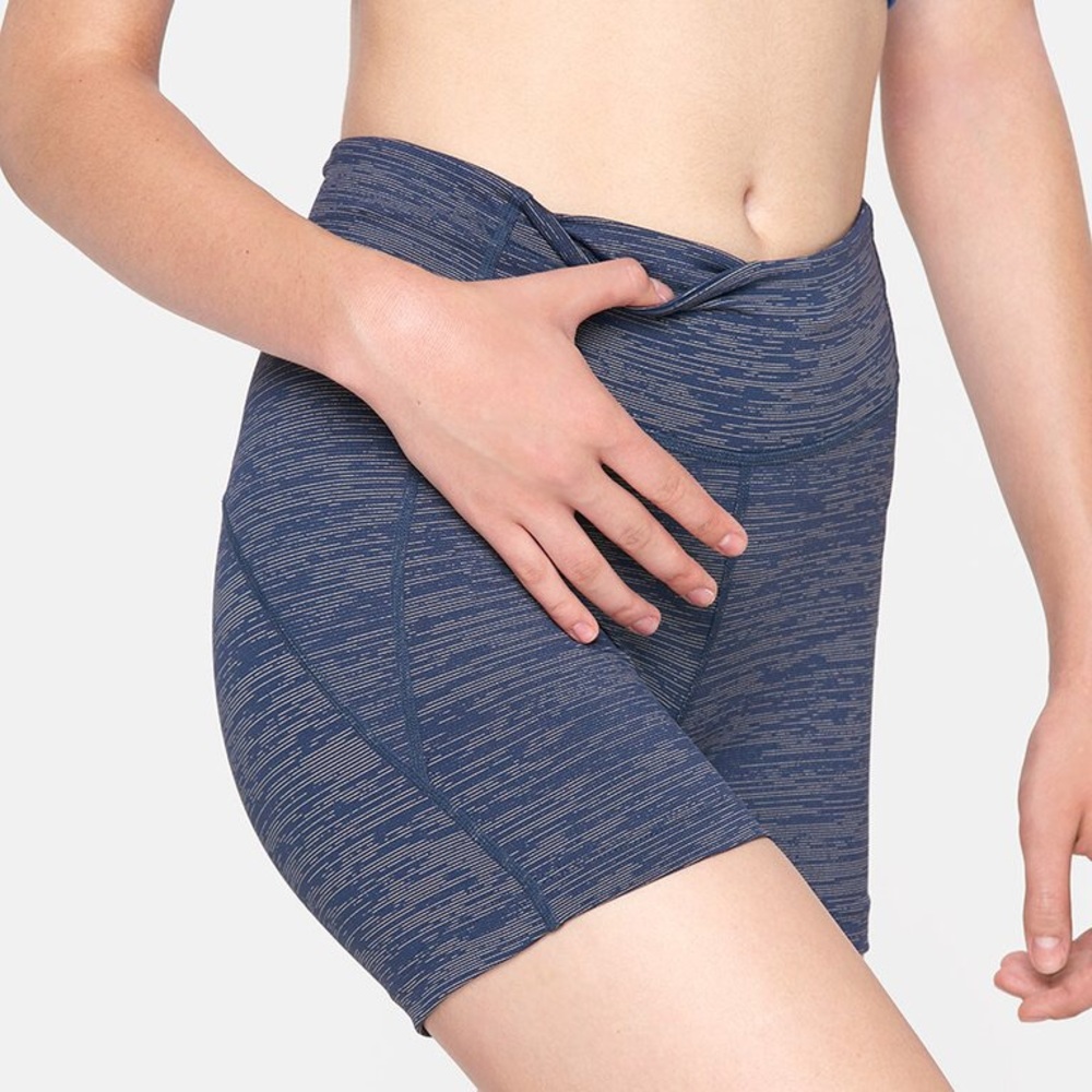 (BLACK) Outdoor Voices TechSweat Biker Short